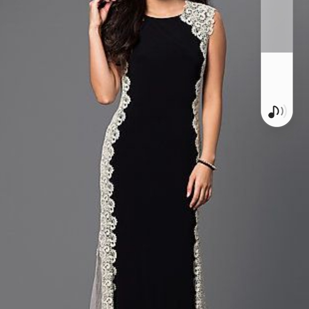 Xscape

Xscape Long  Dress with Lace Si